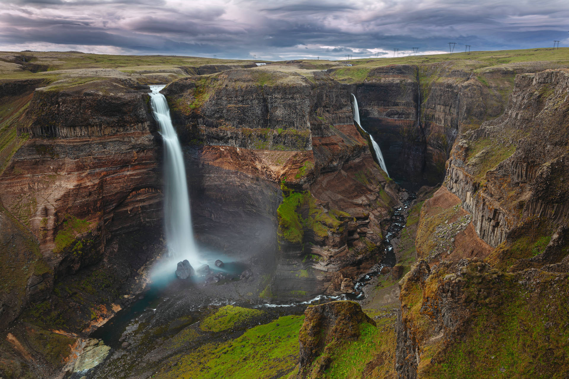 Canyon Waterfall Hotmail Background