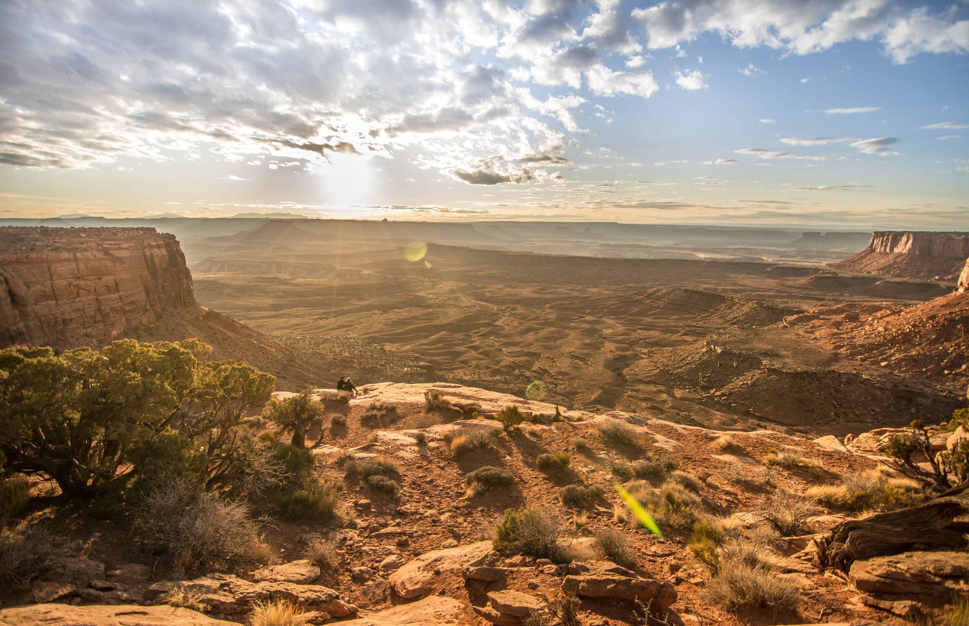 Canyonlands National Park Afternoon Sun Background