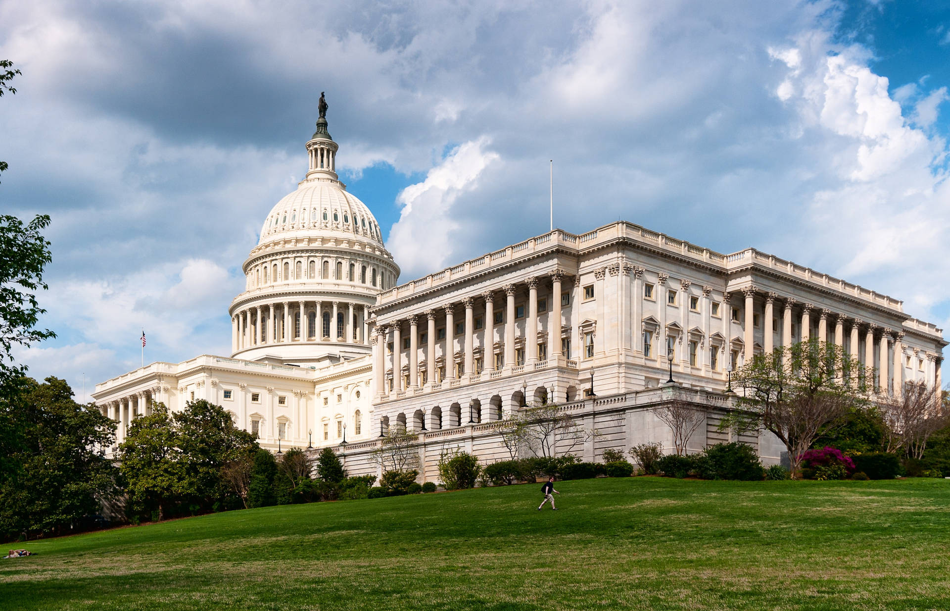 Capitol Hill White Clouds Background