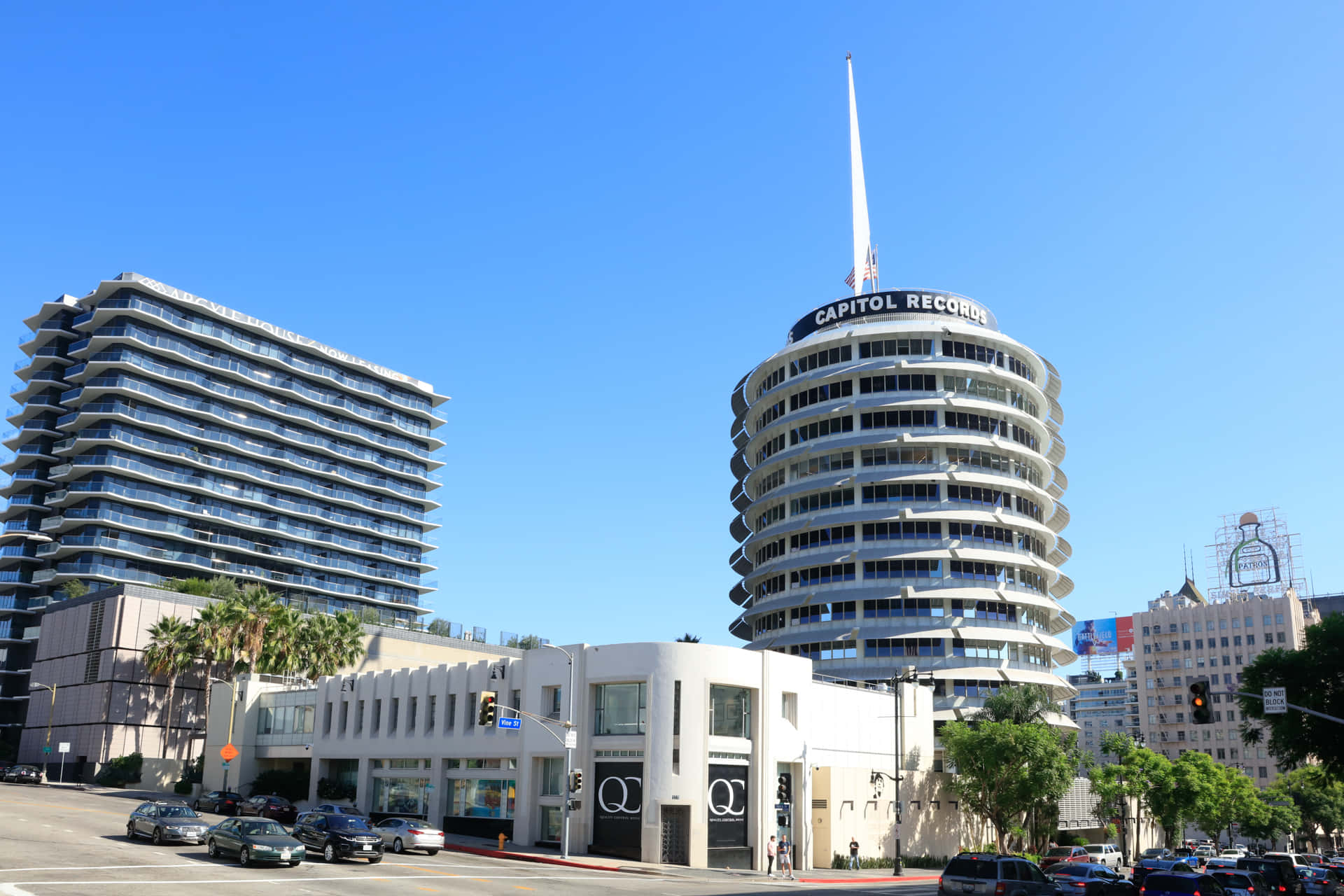 Capitol Records Building Along With Other Sturctures