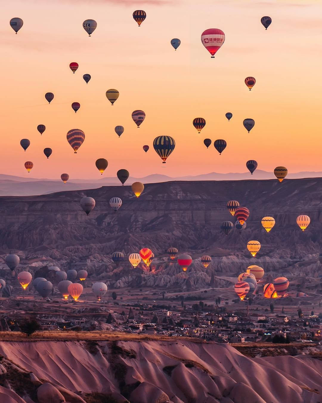 Cappadocia Glowing Balloons