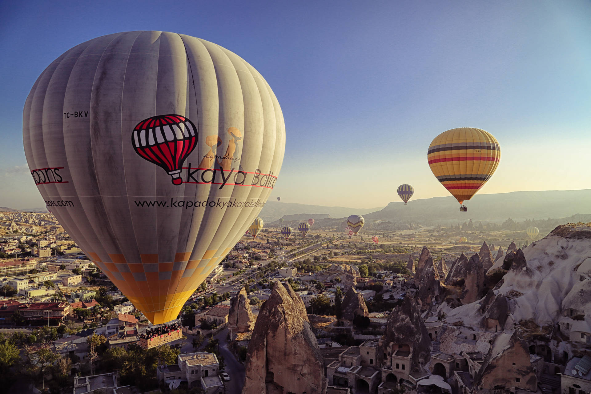 Cappadocia Sponsor Logo Balloon Background