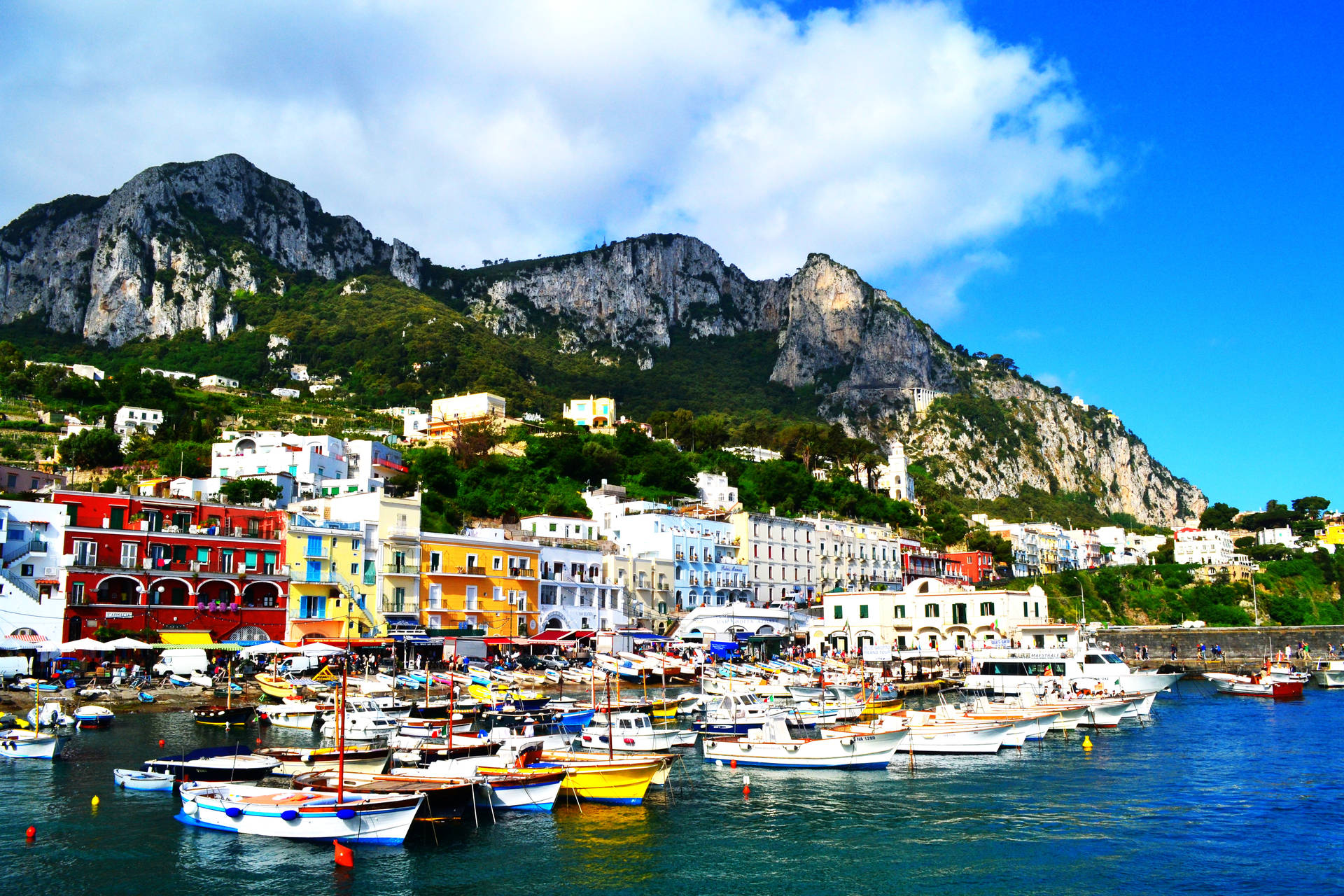 Capri Italy Scenic Mountain View Background