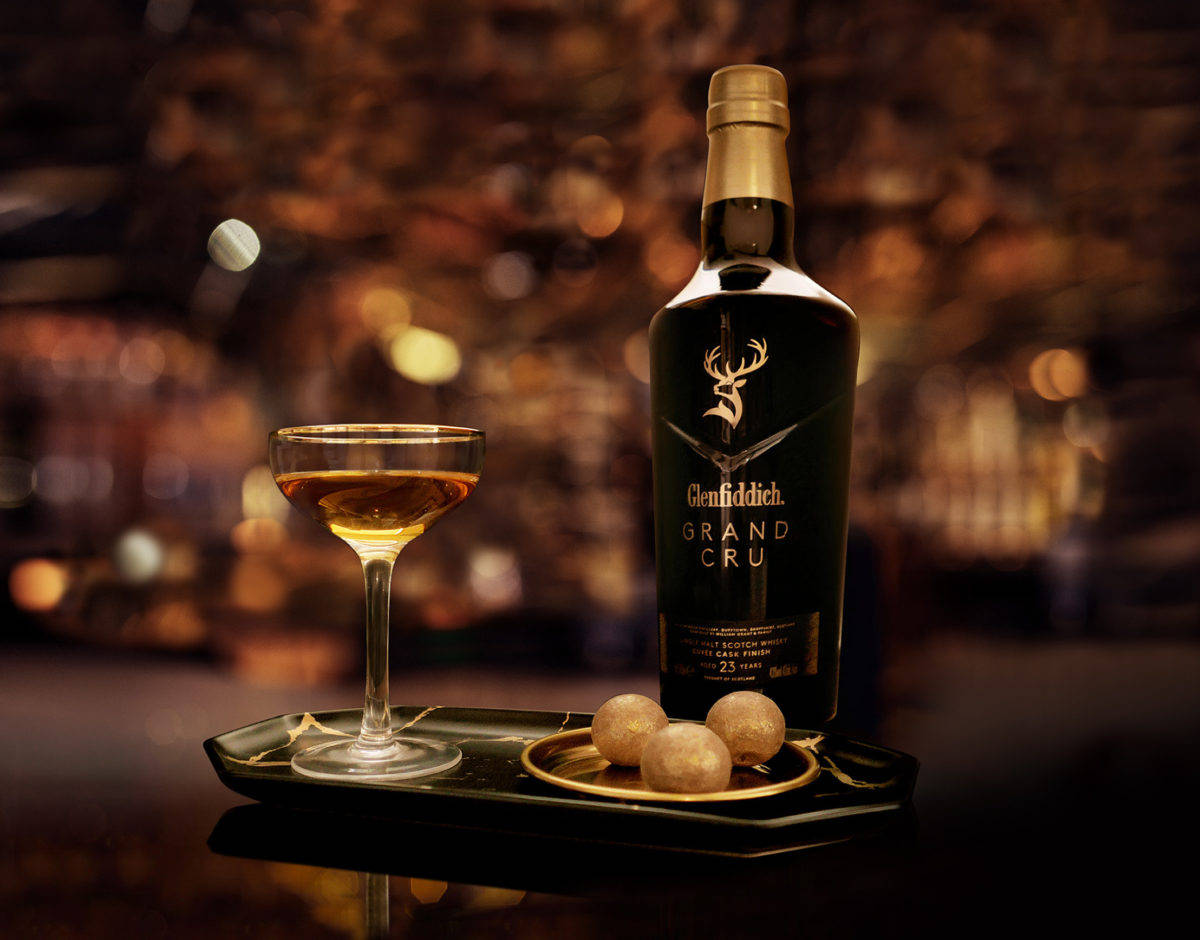 Caption: A Luxurious Taste - Glenfiddich 23-year-old Grand Cru Background