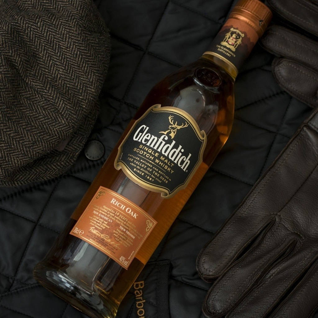 Caption: A Masterpiece Of Sophistication: Glenfiddich 14-year-old Rich Oak Background