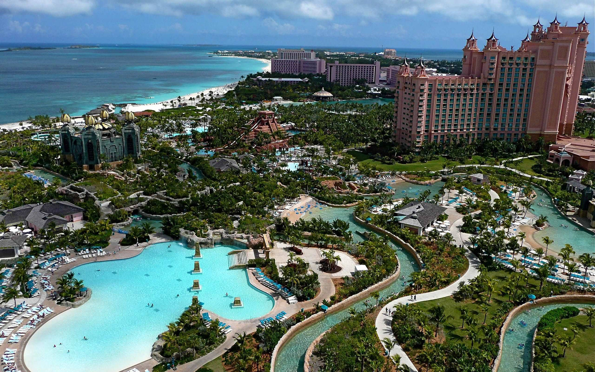 Caption: Aerial View Of The Spectacular Atlantis Resort In Nassau, Bahamas Background