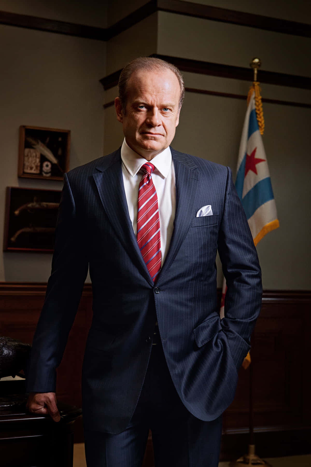Caption: Award-winning Actor Kelsey Grammer Background