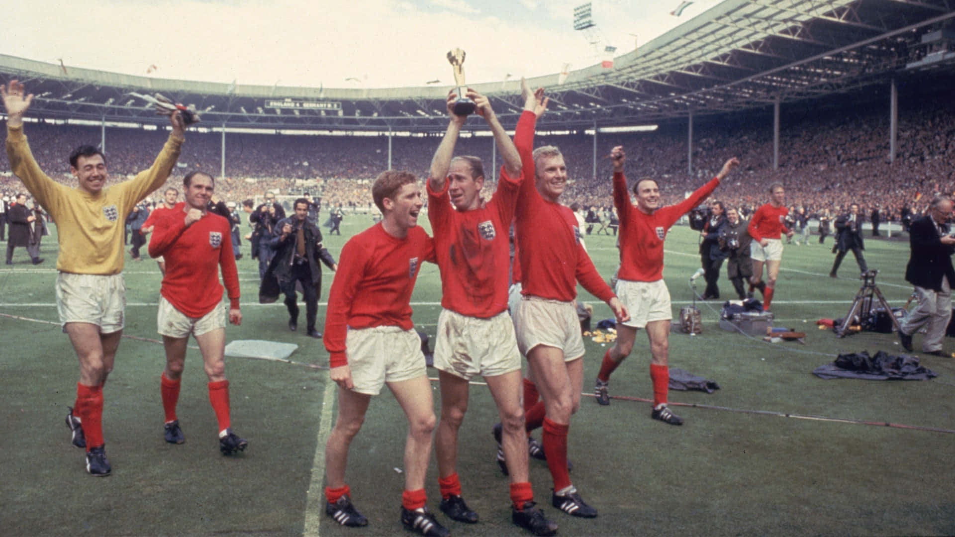 Caption: Bobby Moore - The Embodiment Of Football Excellence Background