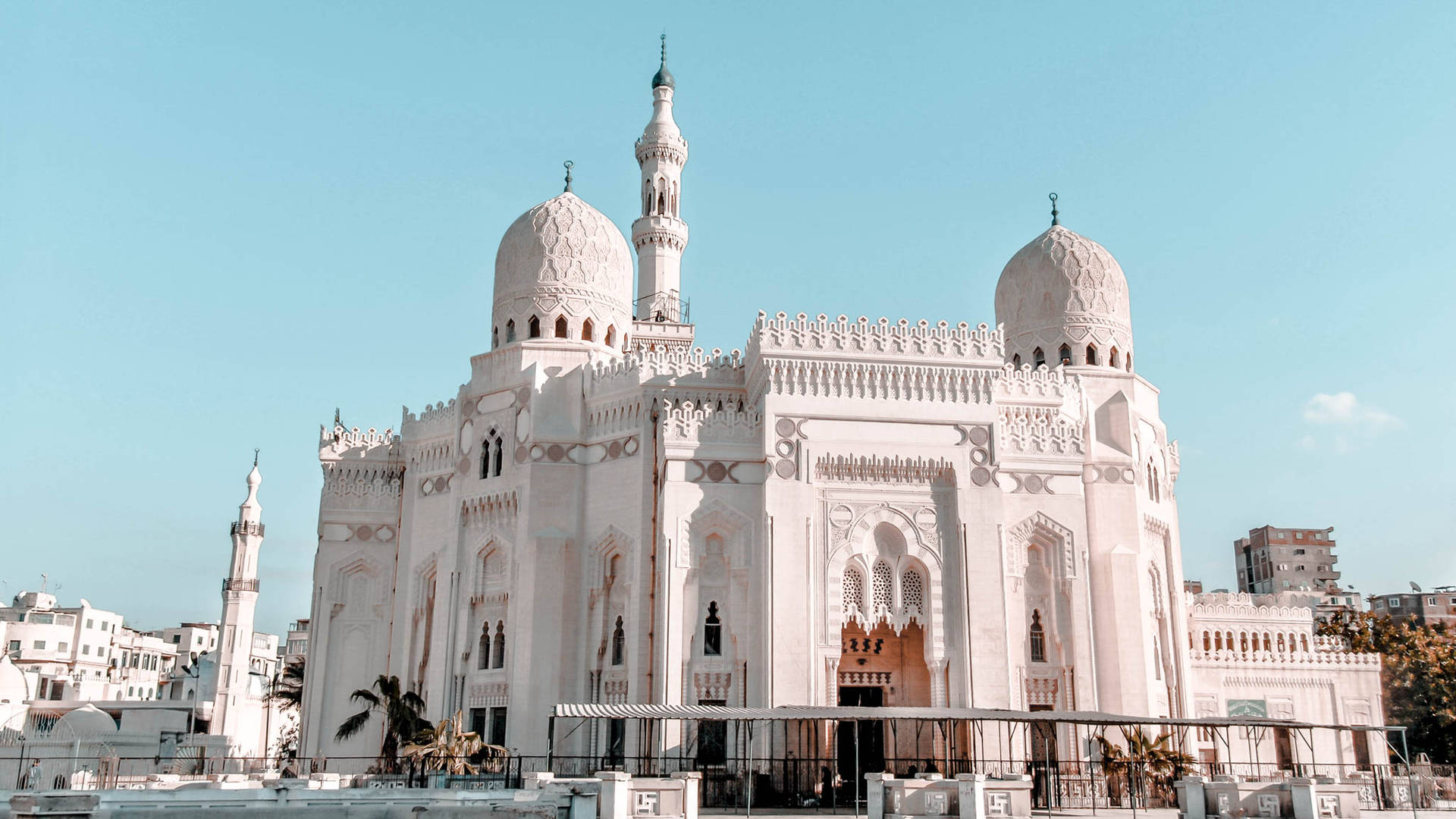 Caption: Captivating View Of Egyptian Mosque In Alexandria