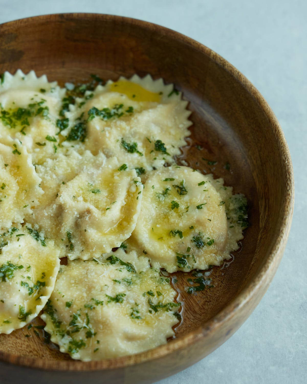 Caption: Delectable Ravioli With Spinach Feast Background