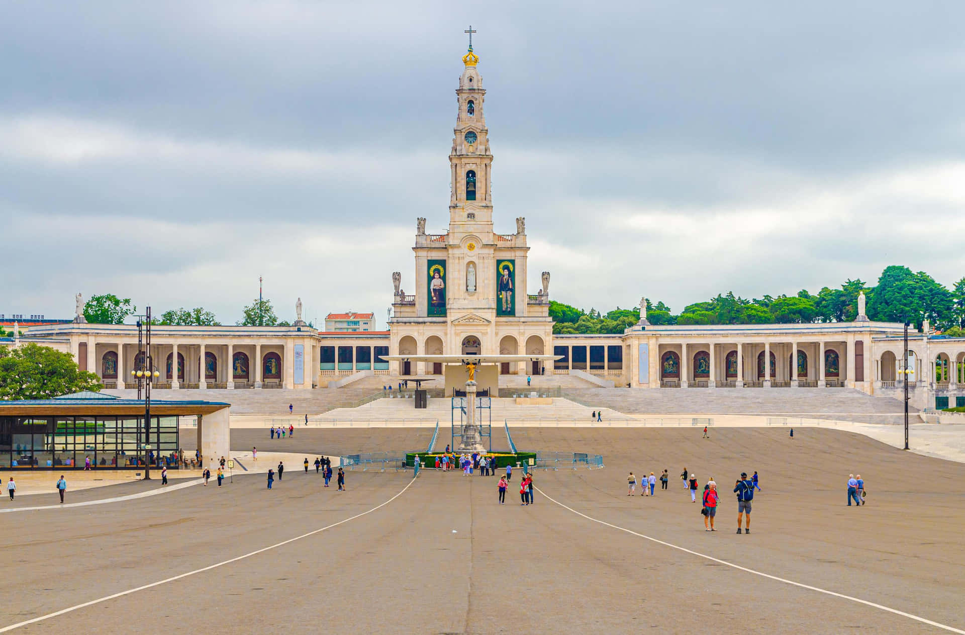 Caption: Devotees At The Breathtaking Fatima Sanctuary. Background