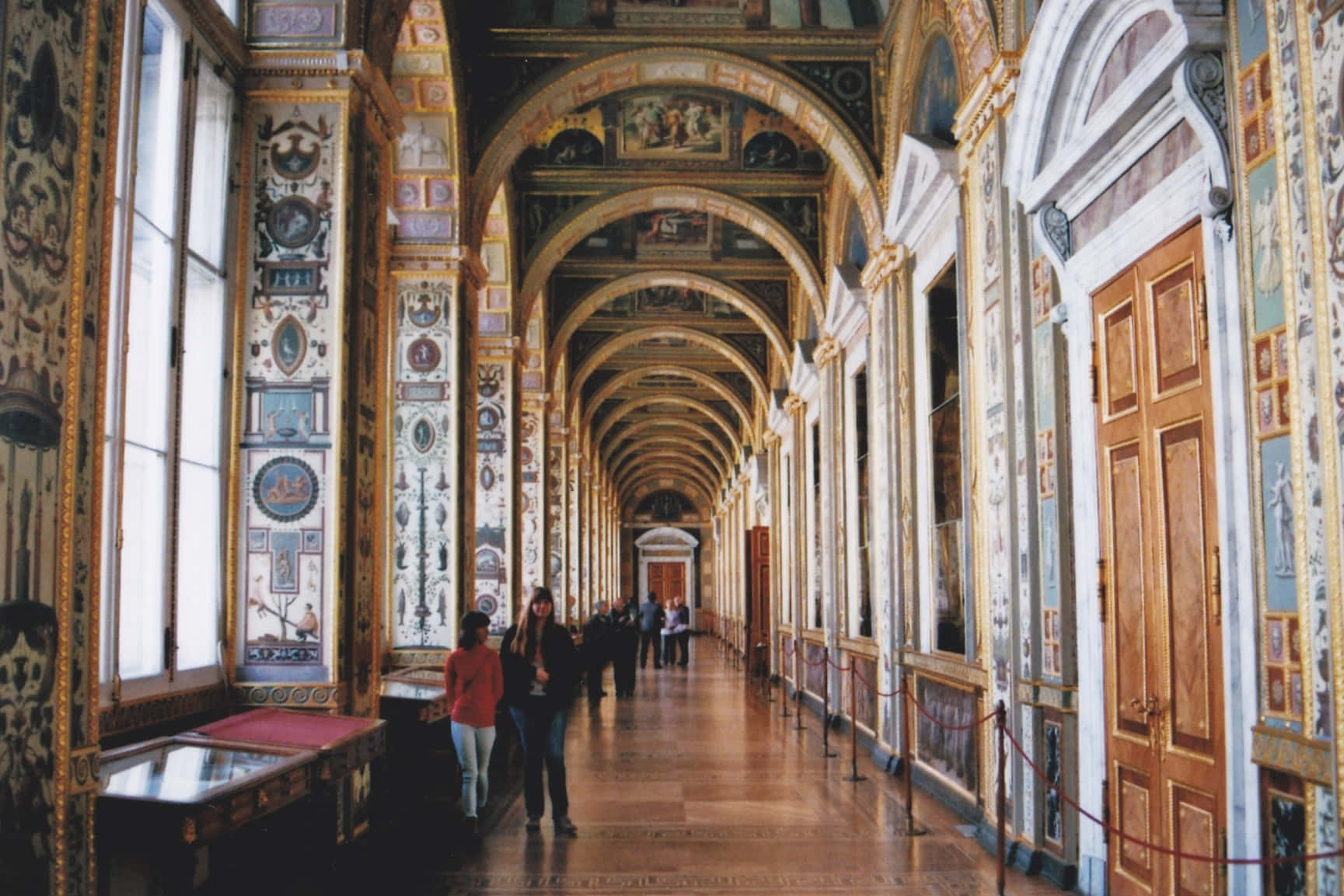 Caption: Enchanting Pathway At The Hermitage Background
