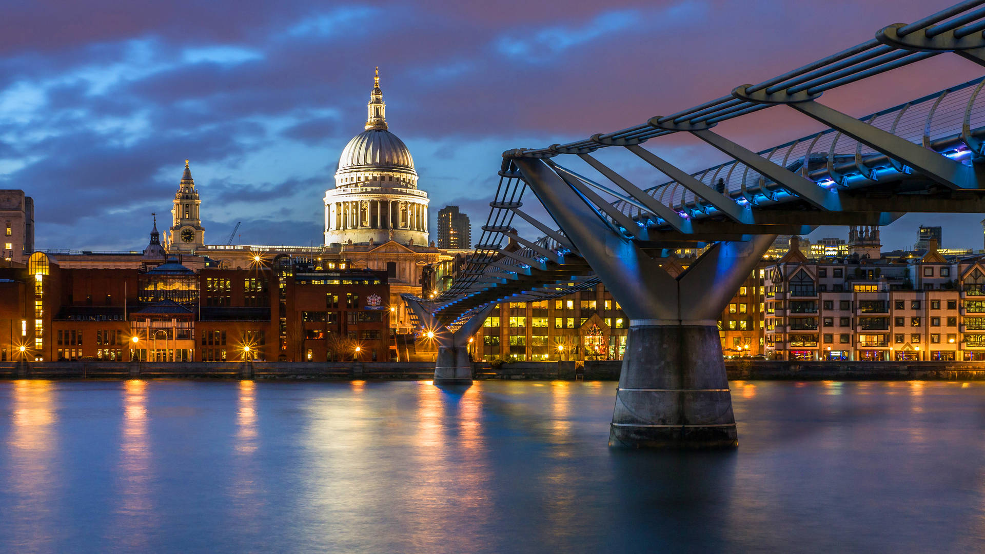 Caption: Enchanting St. Paul's Cathedral At Dusk Background