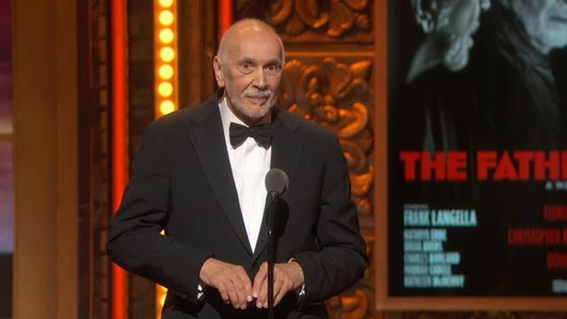 Caption: Frank Langella Delivering Acceptance Speech At An Awards Ceremony