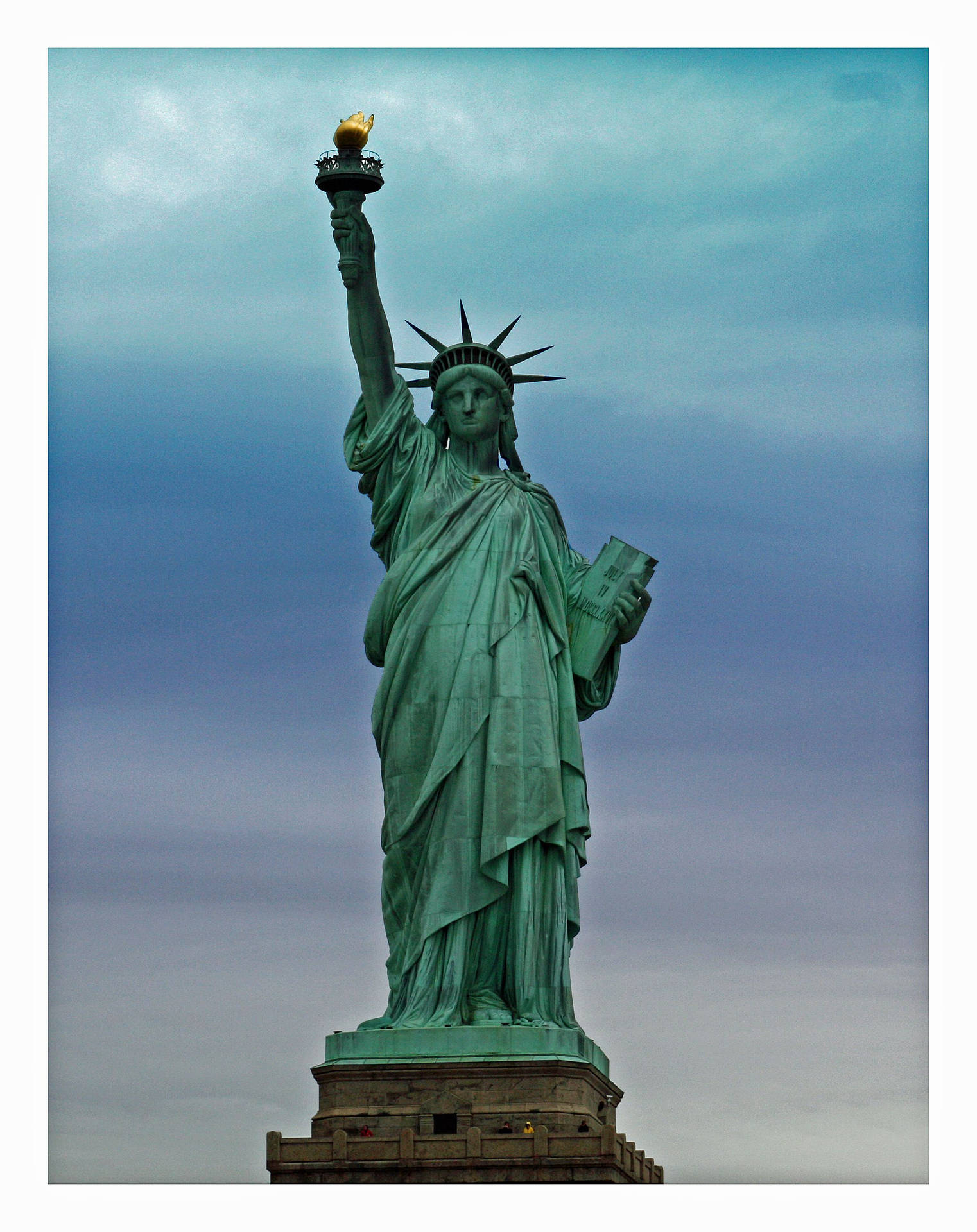 Caption: Freedom Beacon - The Majestic Statue Of Liberty