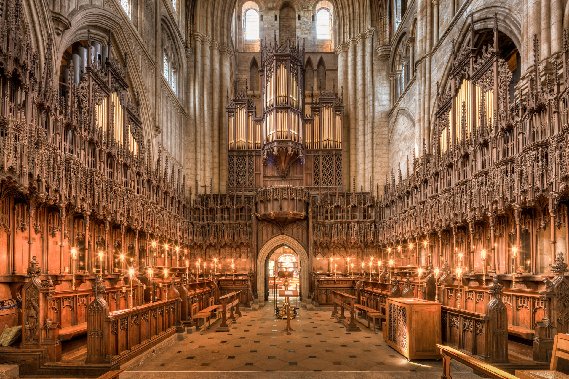 Caption: Grandeur Of Cathedral Architecture In 4k Uhd Resolution Background