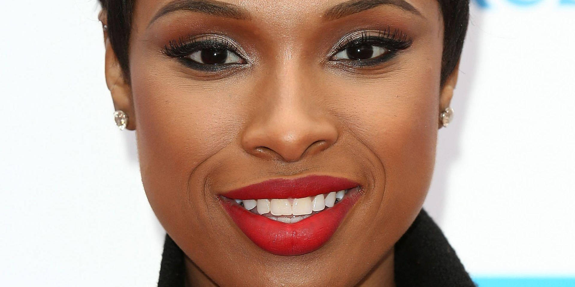 Caption: Iconic American Singer - Jennifer Hudson Background