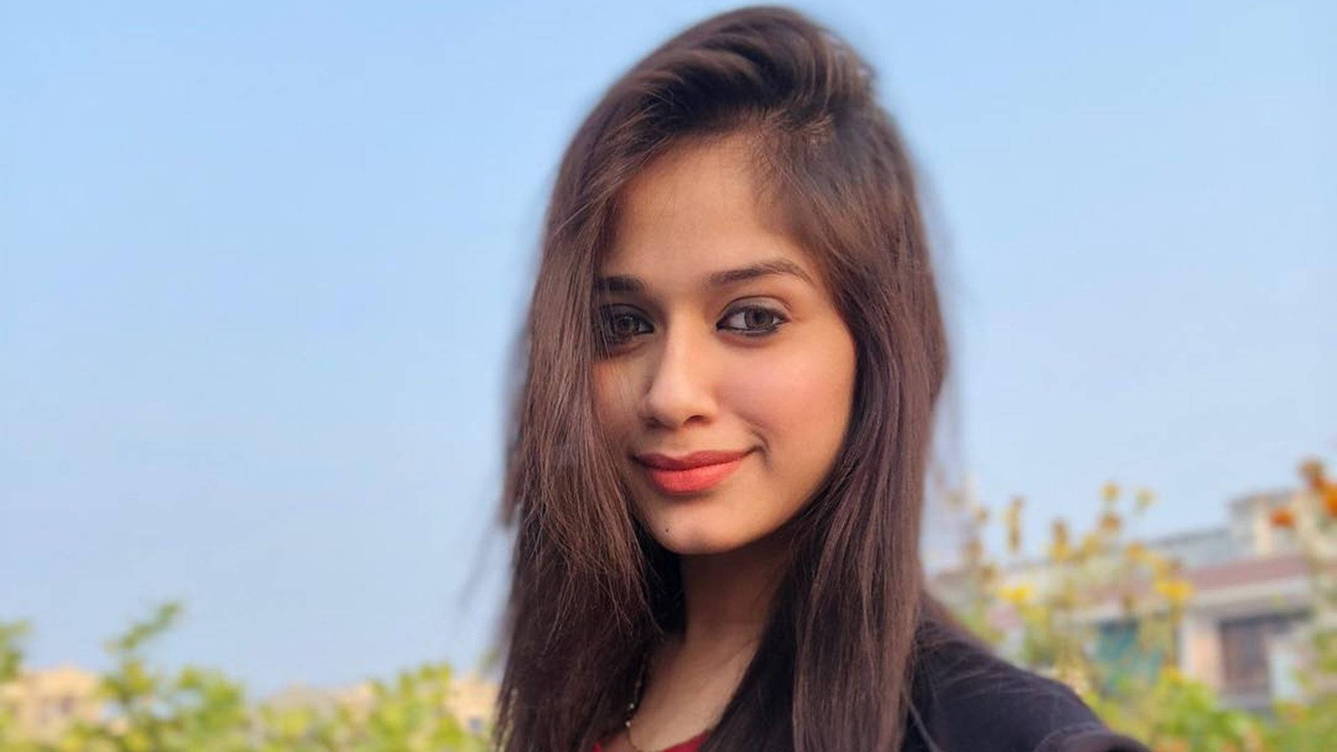 Caption: Jannat Zubair – Radiance Personified In Traditional Indian Attire Background