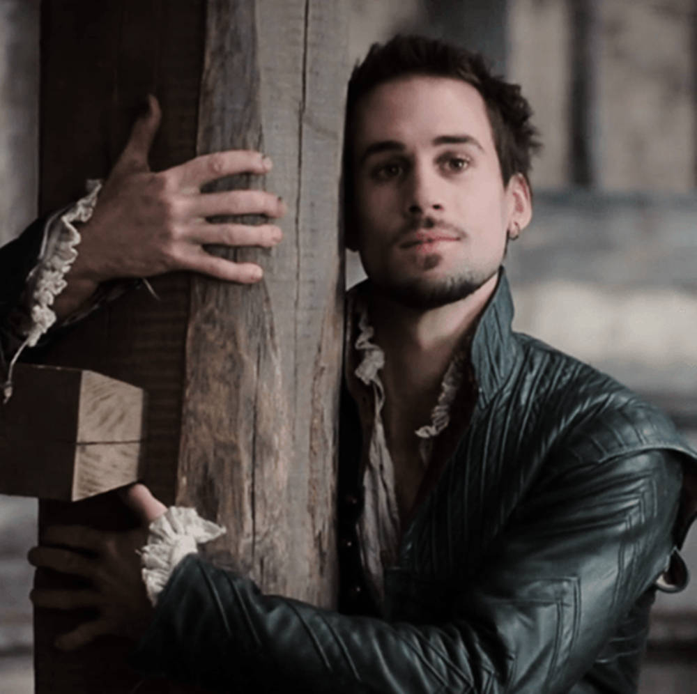 Caption: Joseph Fiennes In A Romantic Avatar Background