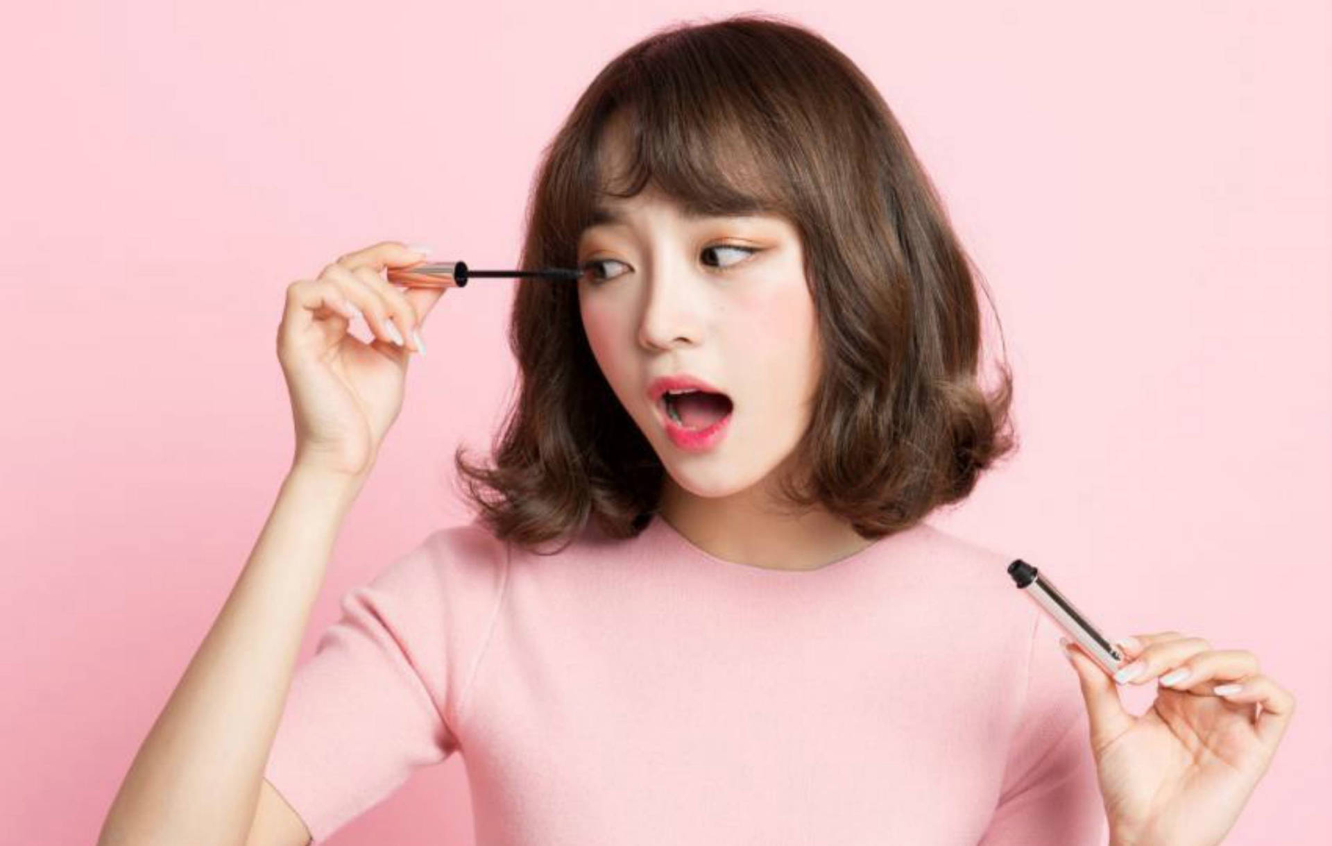 Caption: Kim Se Jeong Flaunting Cosmetic Products Background