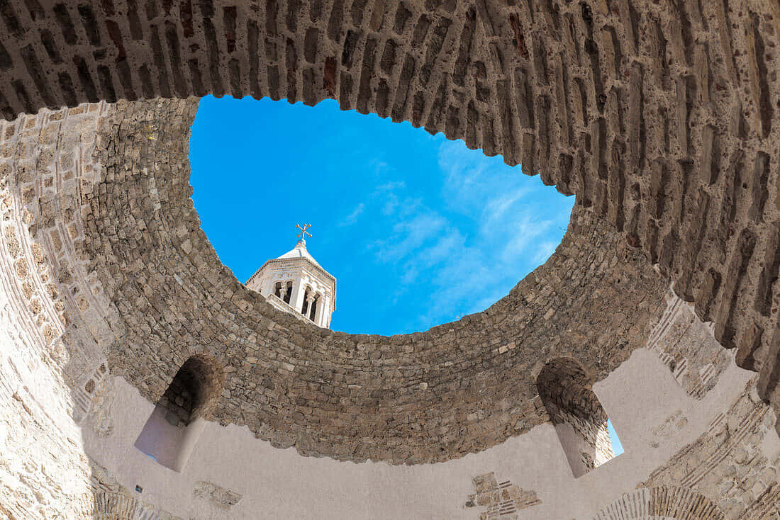 Caption: Majestic Diocletian's Palace In Split, Croatia Background
