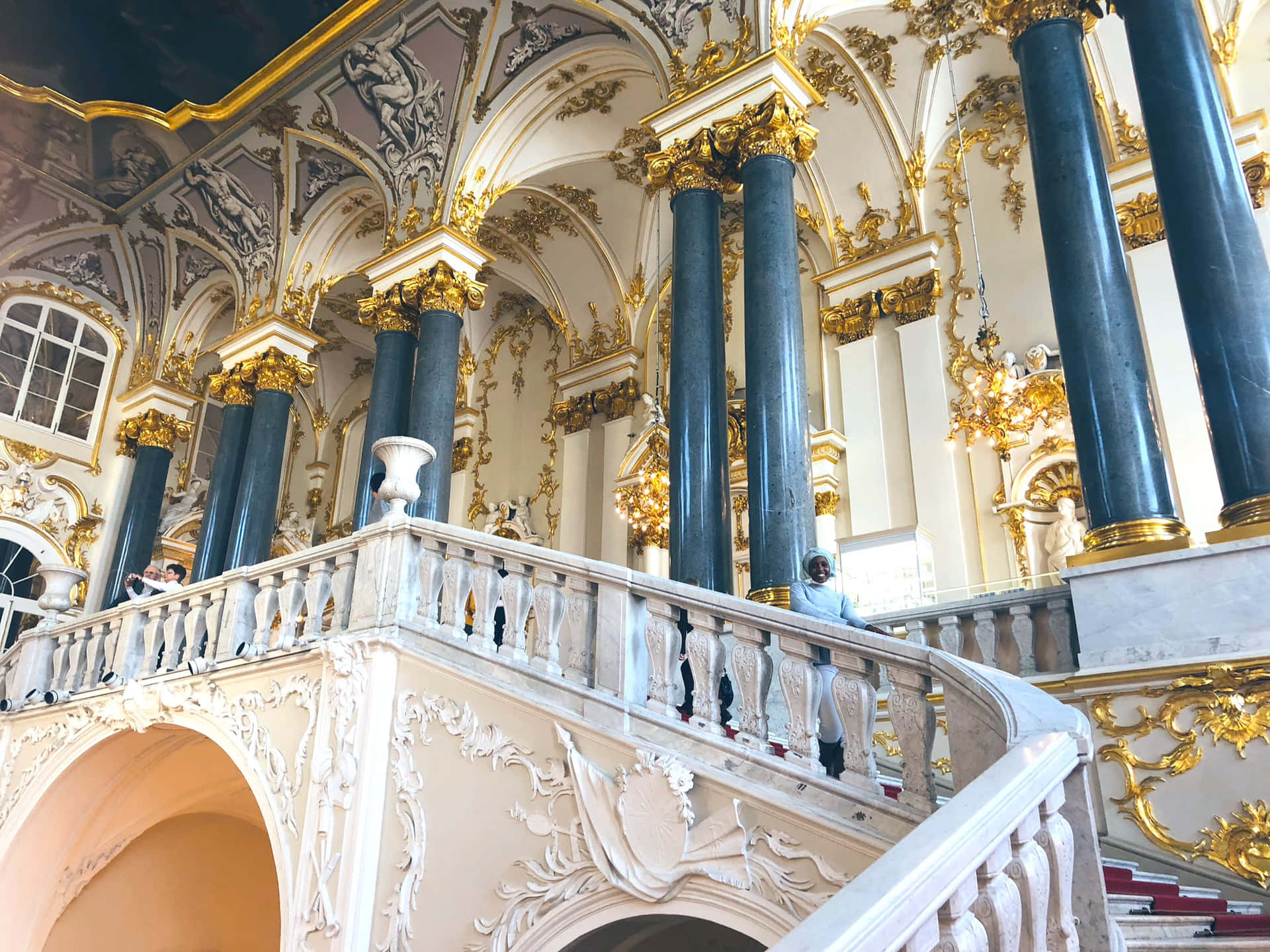 Caption: Majestic Staircase In Catherine Palace Background