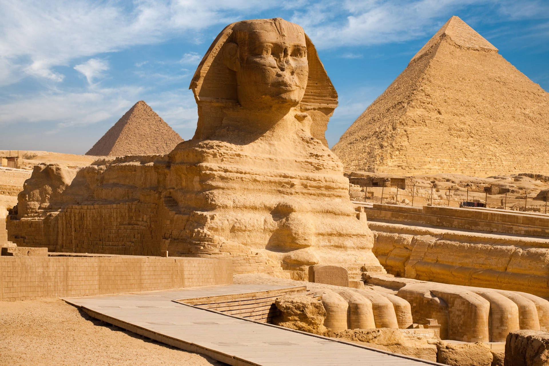 Caption: Majestic View Of Egypt's Sphynx - A Testimony To Time