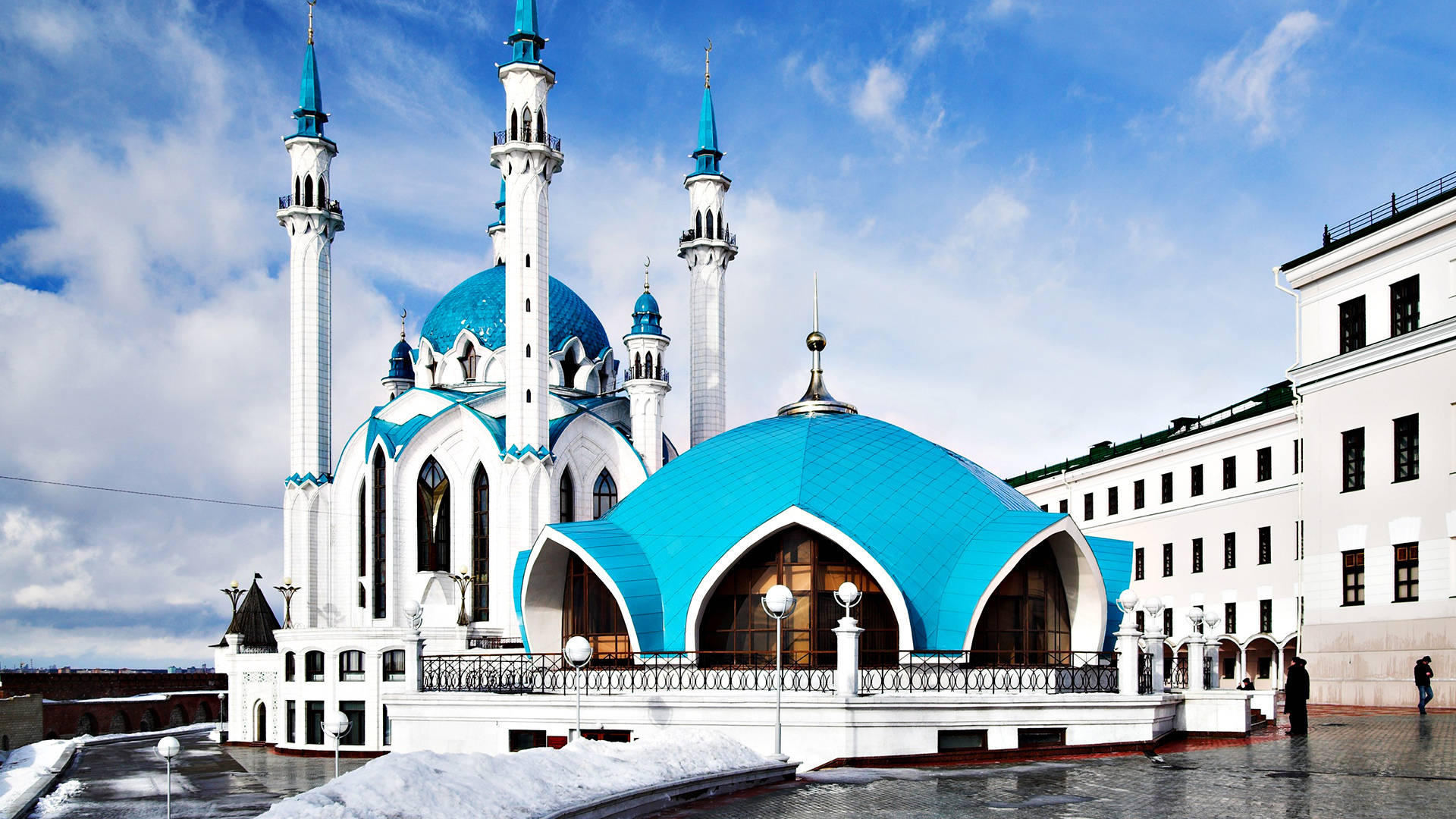 Caption: Majestic View Of Kul Sharif Mosque In Kazan Background