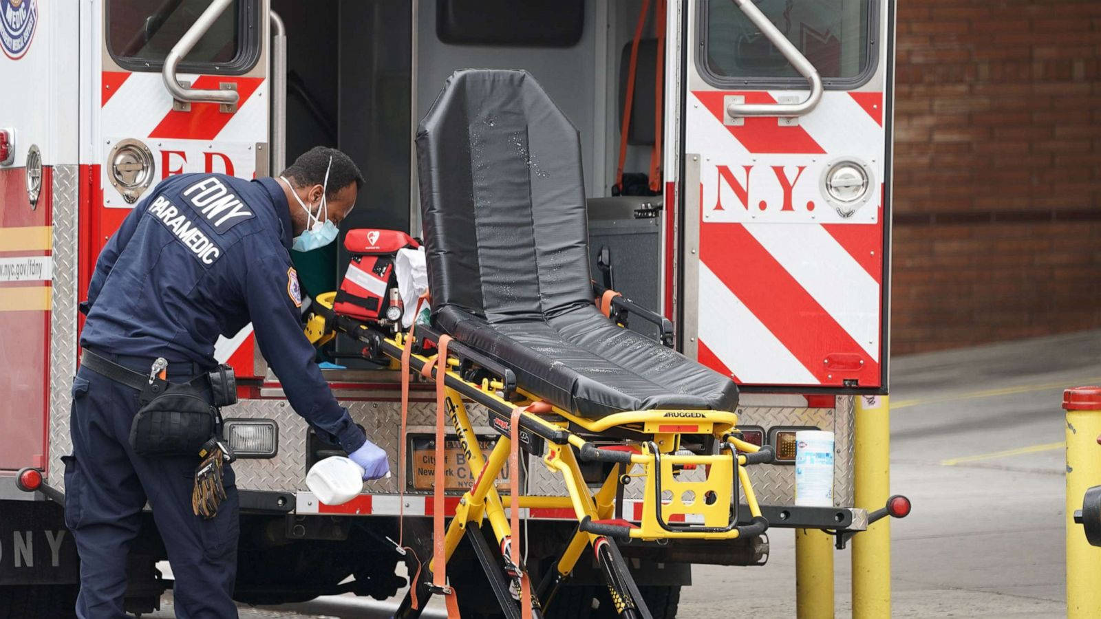 Caption: New York City Paramedic In Action Background