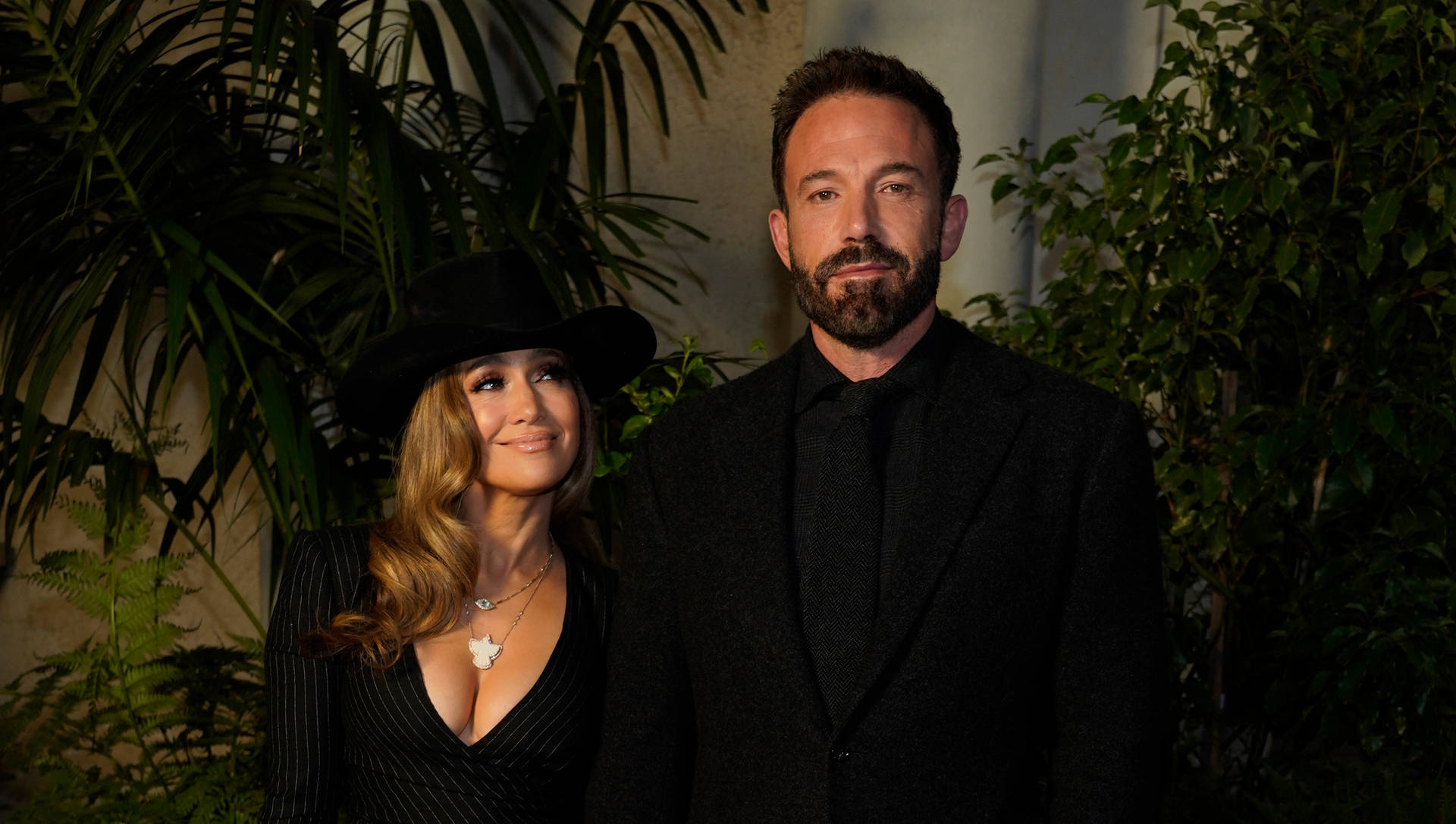 Caption: Ralph Lauren Event Featuring Jennifer And Ben Background