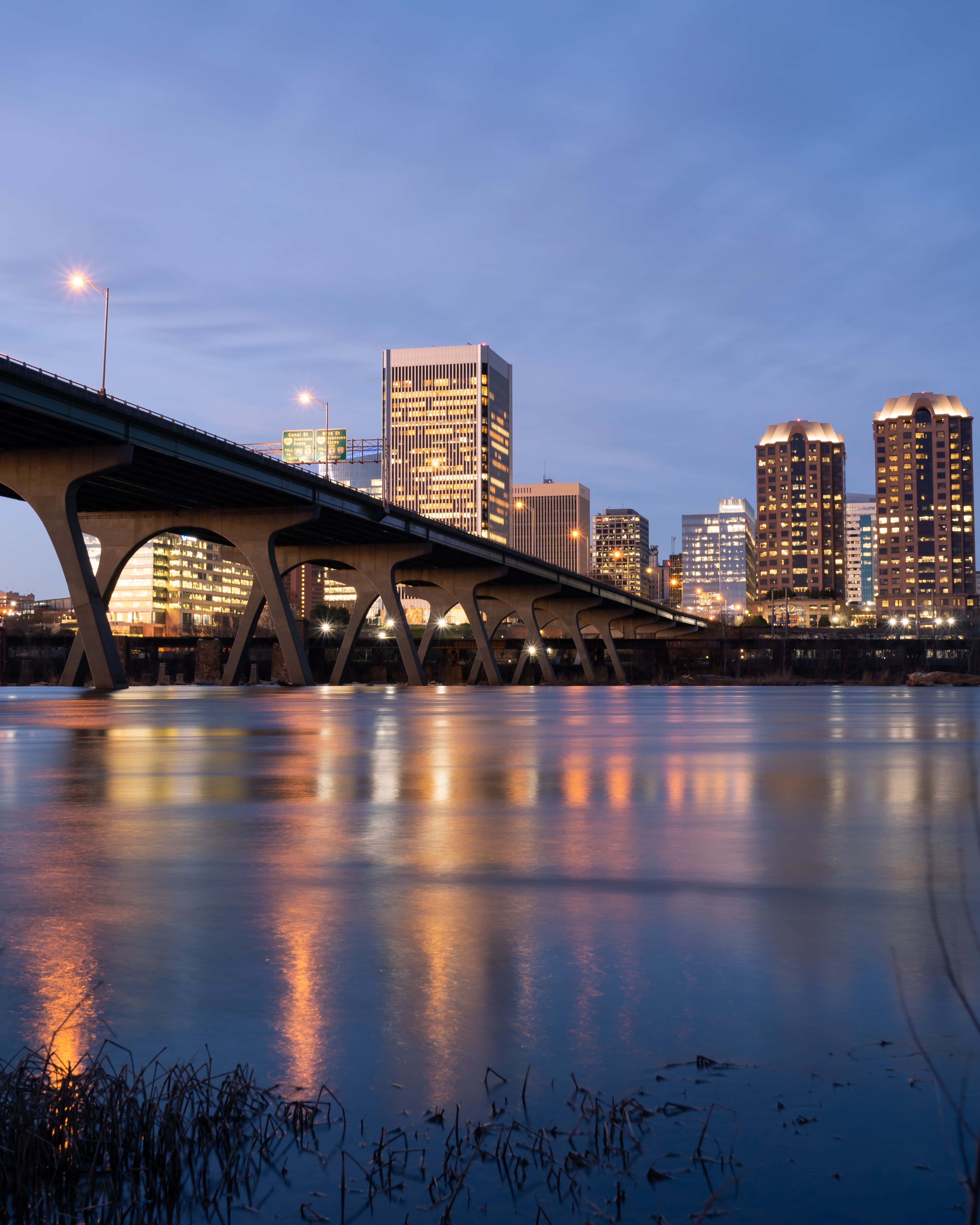 Caption: Scenic Richmond Landscape Background