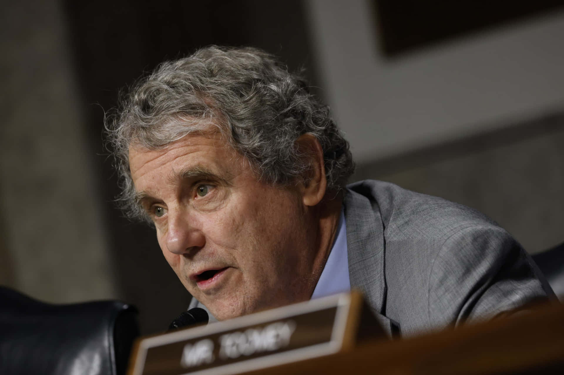 Caption: Sherrod Brown Passionately Addressing The Senate Background
