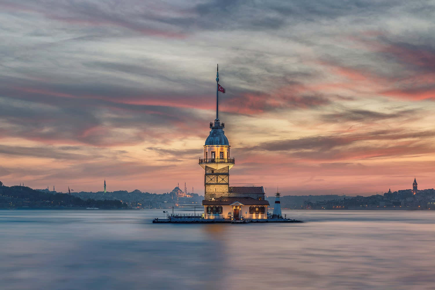 Caption: Spectacular Sunset At Maiden Tower Background