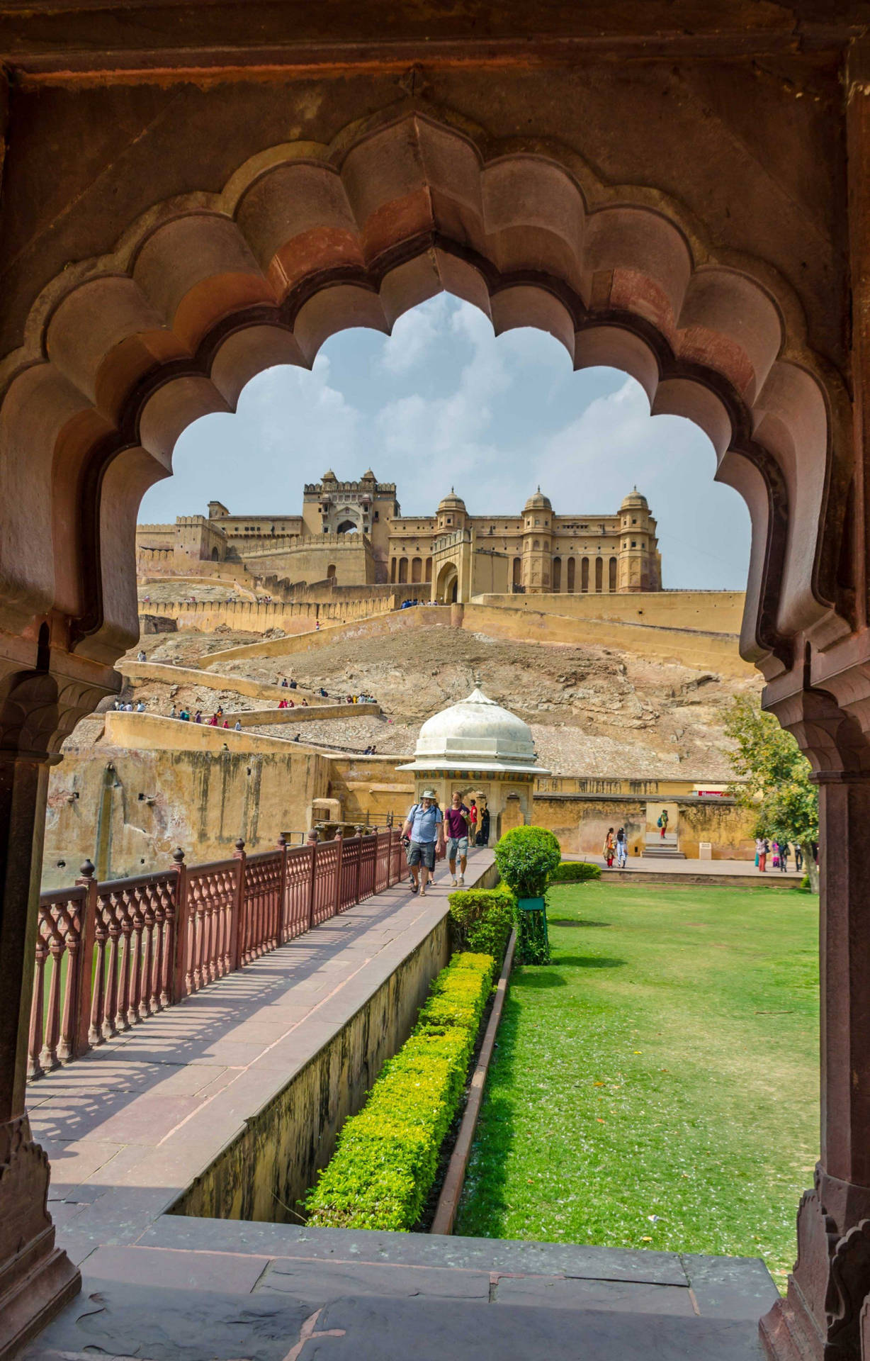 Caption: Splendid View Of Amber Fort, Jaipur Background