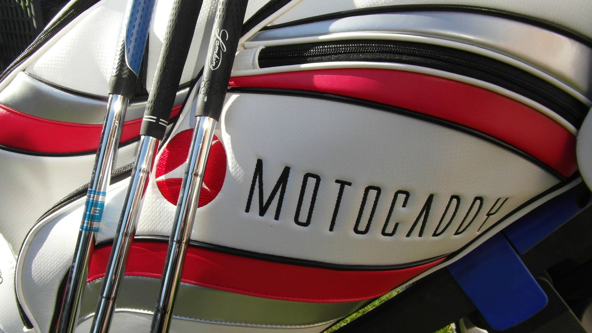 Caption: Stunning Motocaddy Golf Set In Action