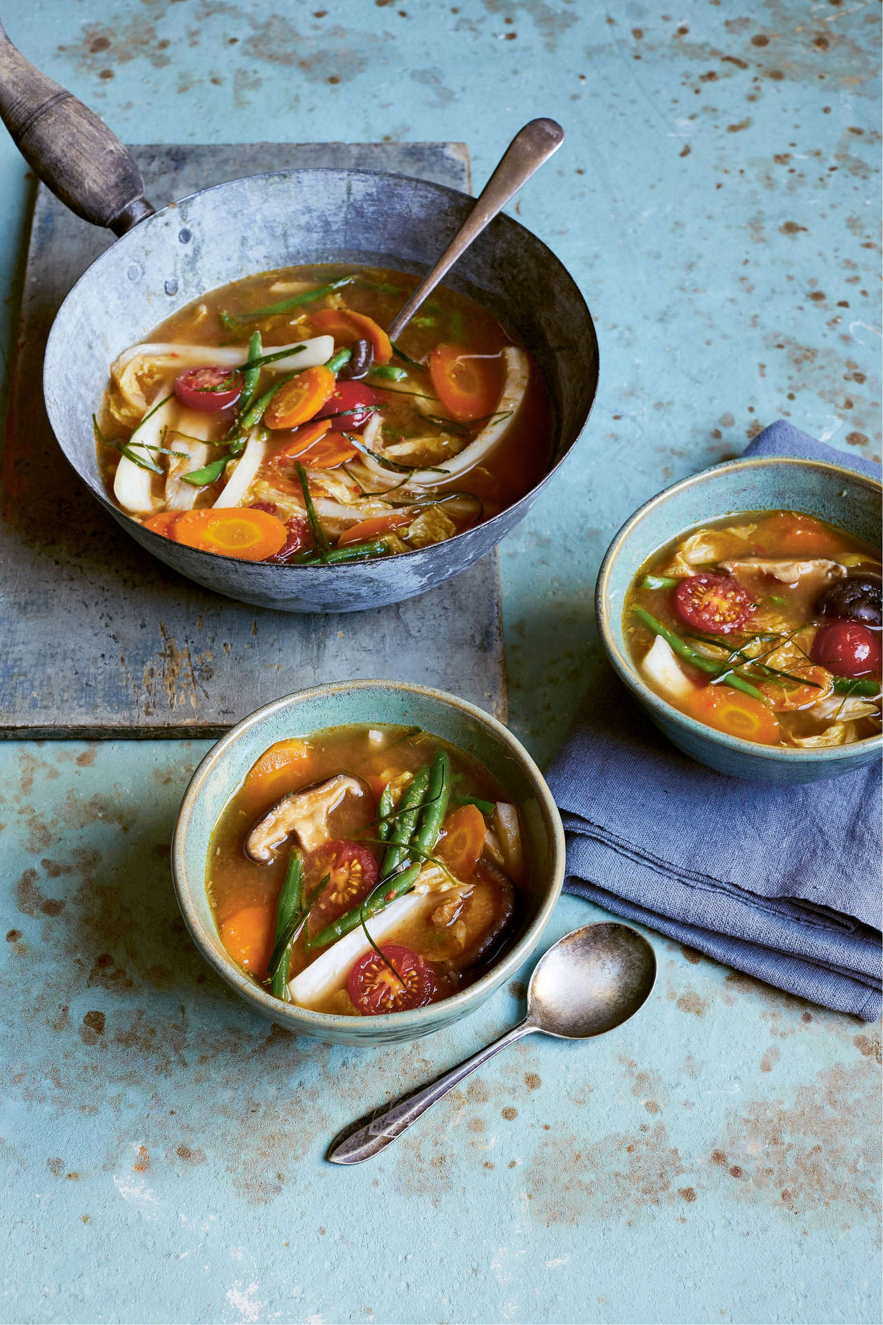 Caption: Vibrant And Delicious Tom Yum Soup For Two Background