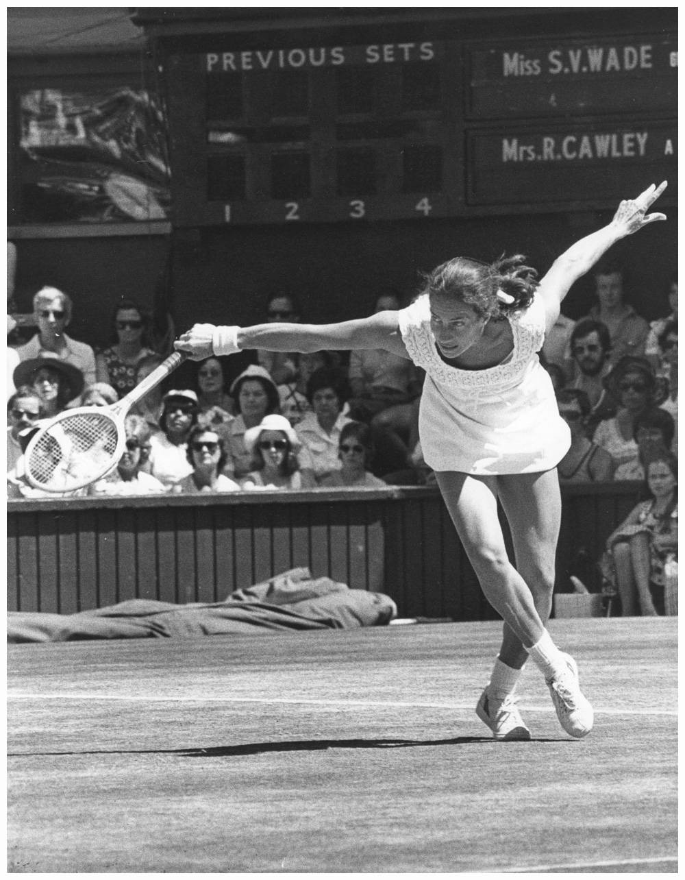 Caption: Virginia Wade Displaying Exceptional Tennis Skills