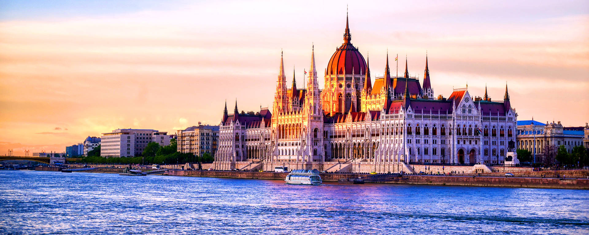 Caption: Vivid Budapest Panorama Background