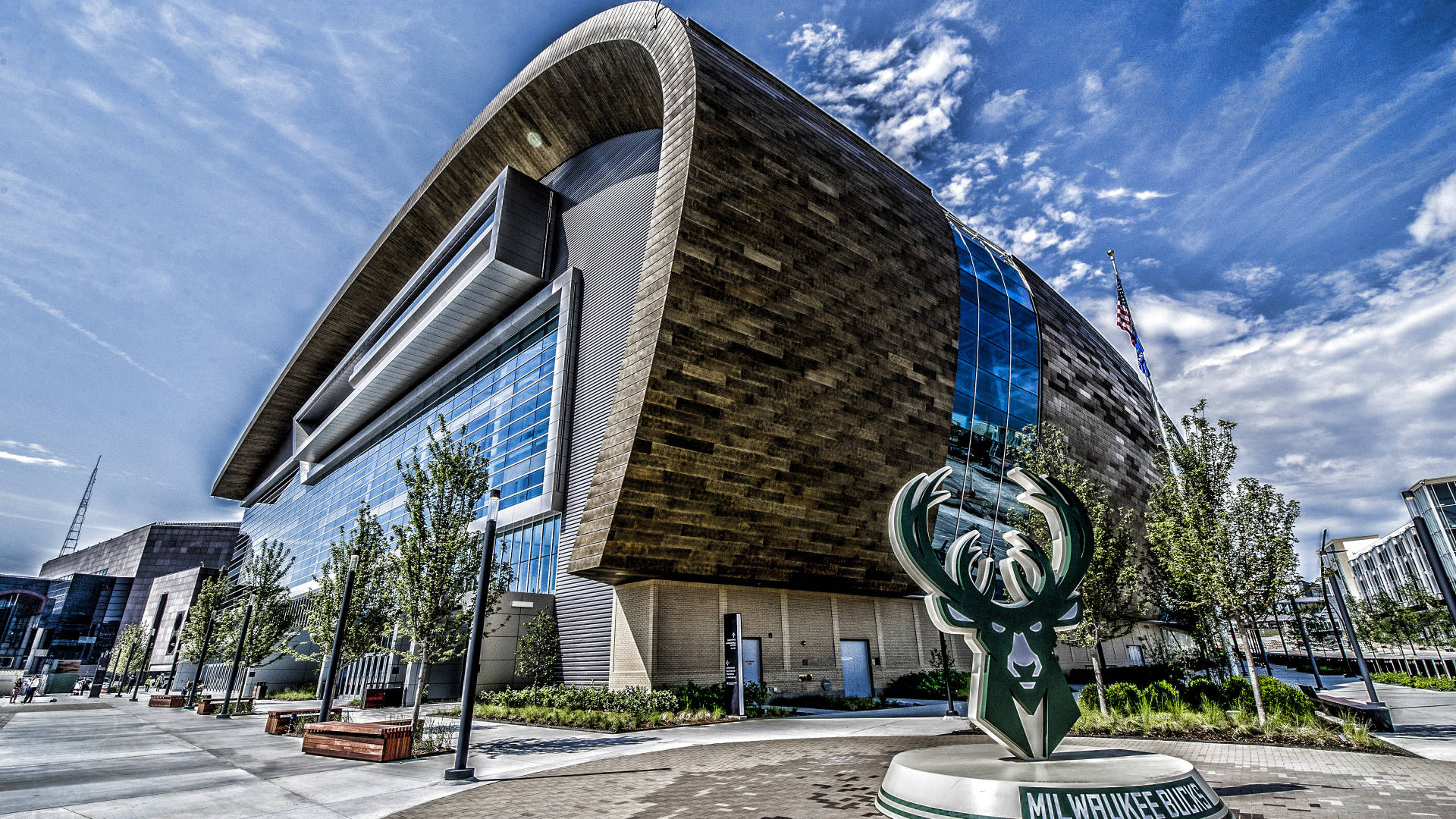 Captivating Architecture In Milwaukee Background