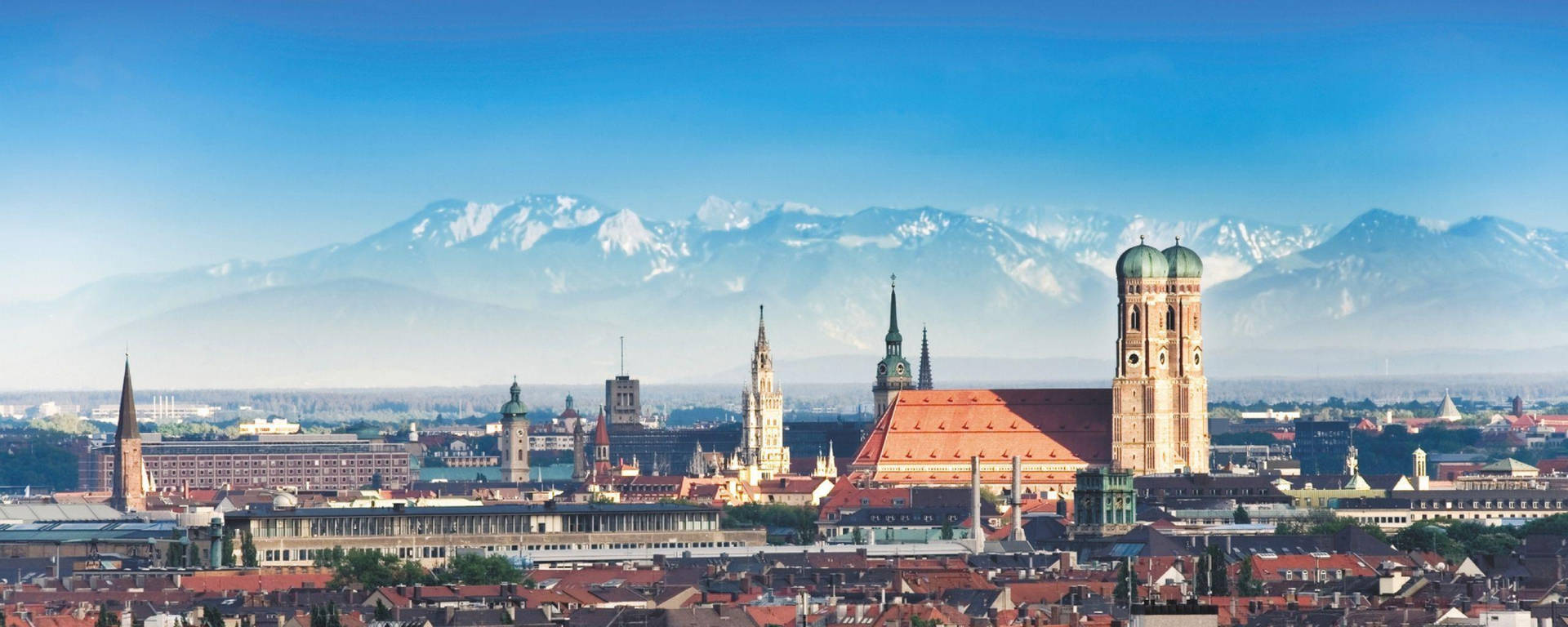 Captivating Cityscape Of Munich Background