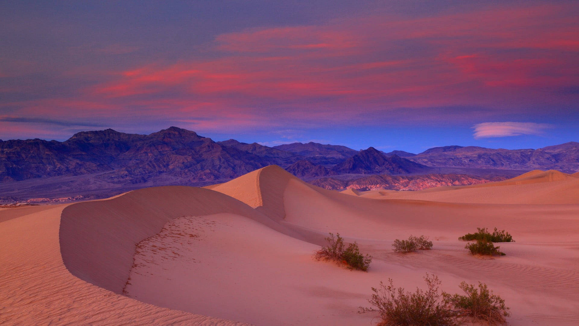 Captivating Desert Death Valley Background