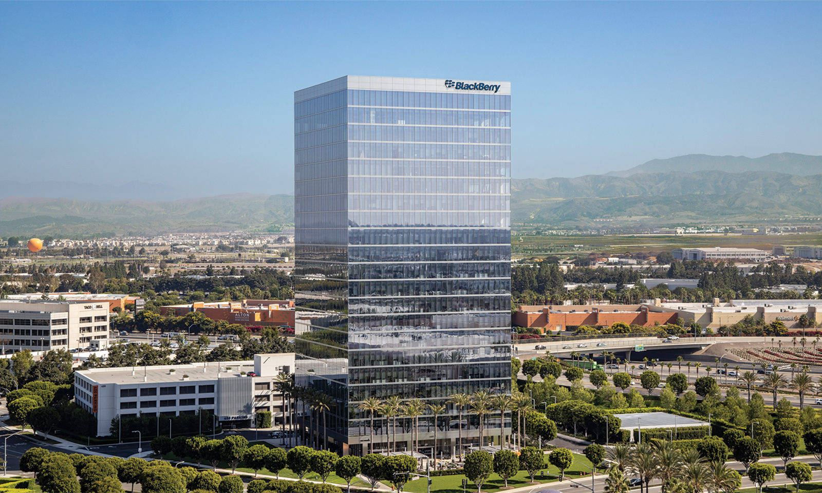 Captivating Image Of Irvine Spectrum Center Background