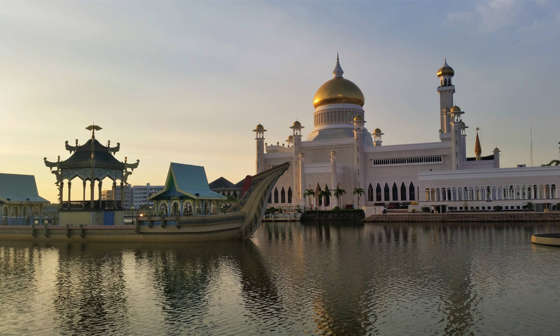 Captivating Lagoon Waters In Brunei Background