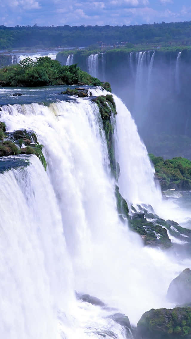 Captivating Majesty Of Iguazu Falls Background