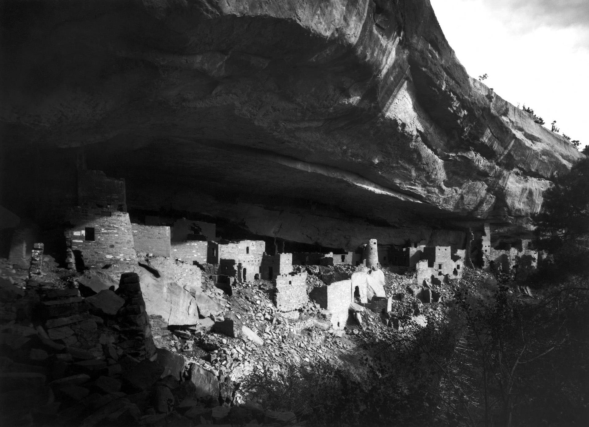 Captivating Monochrome View Of Mesa Verde