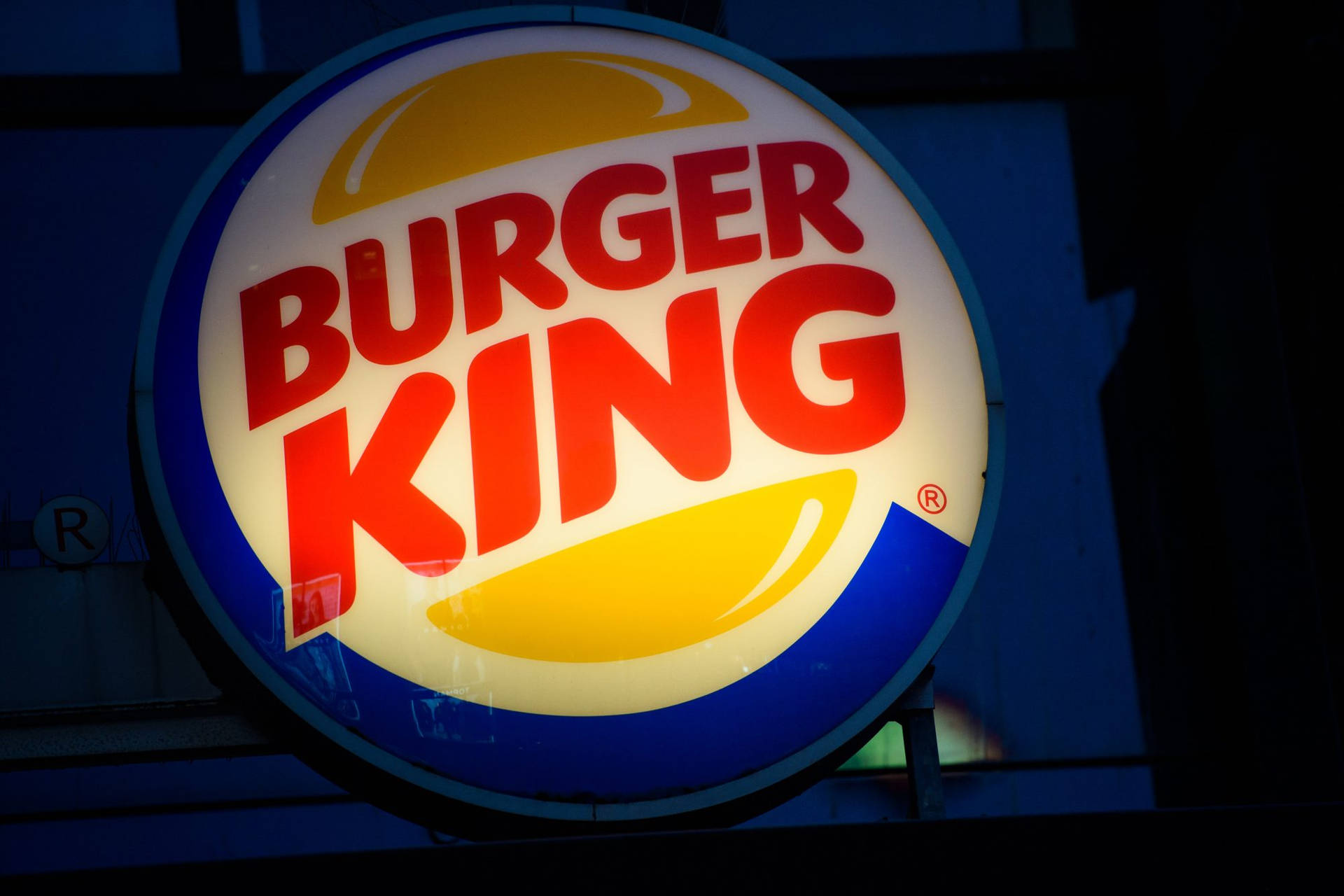 Captivating Night View Of Burger King Signage Background