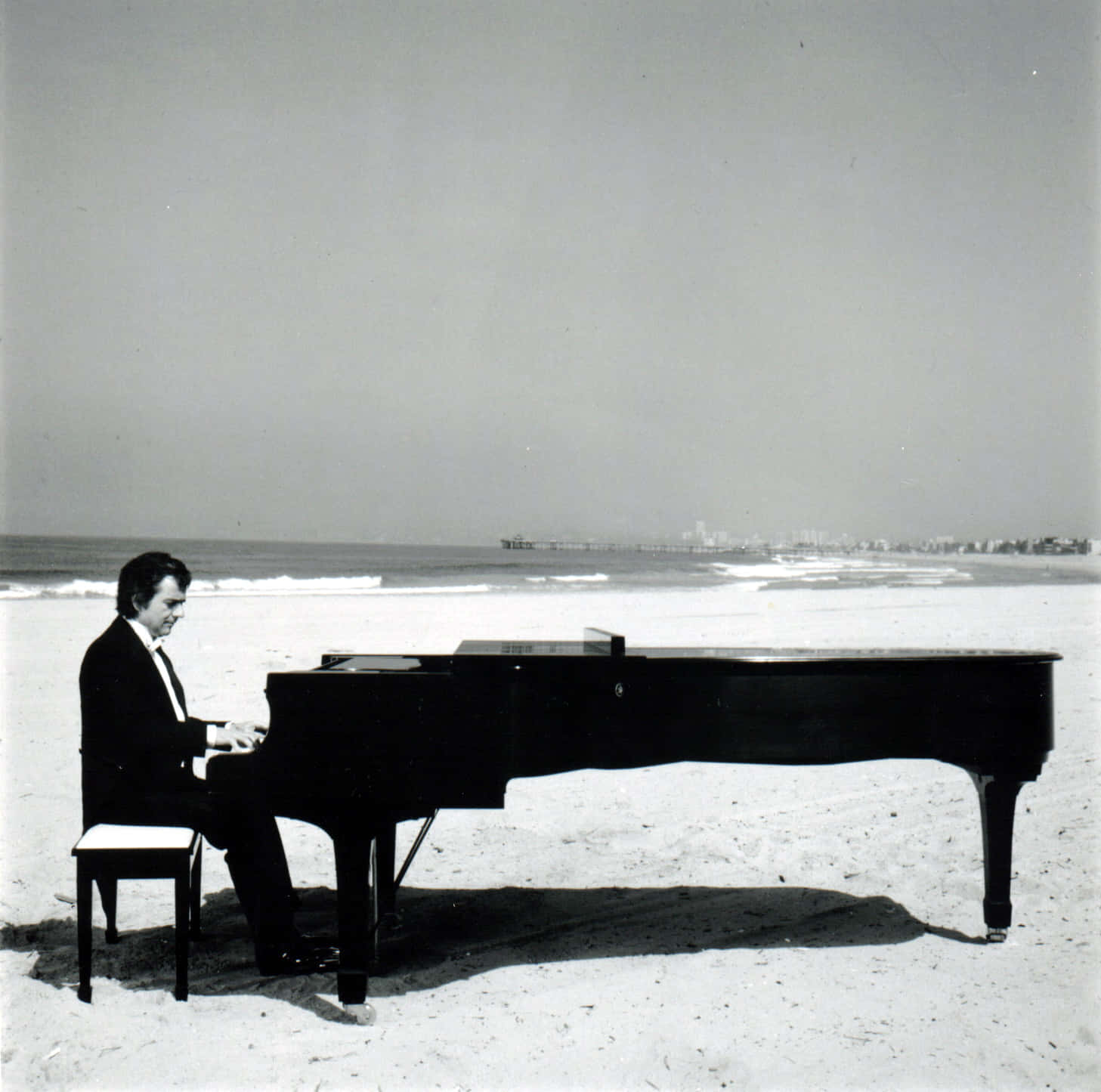 Captivating Portrait Of Dudley Moore Background