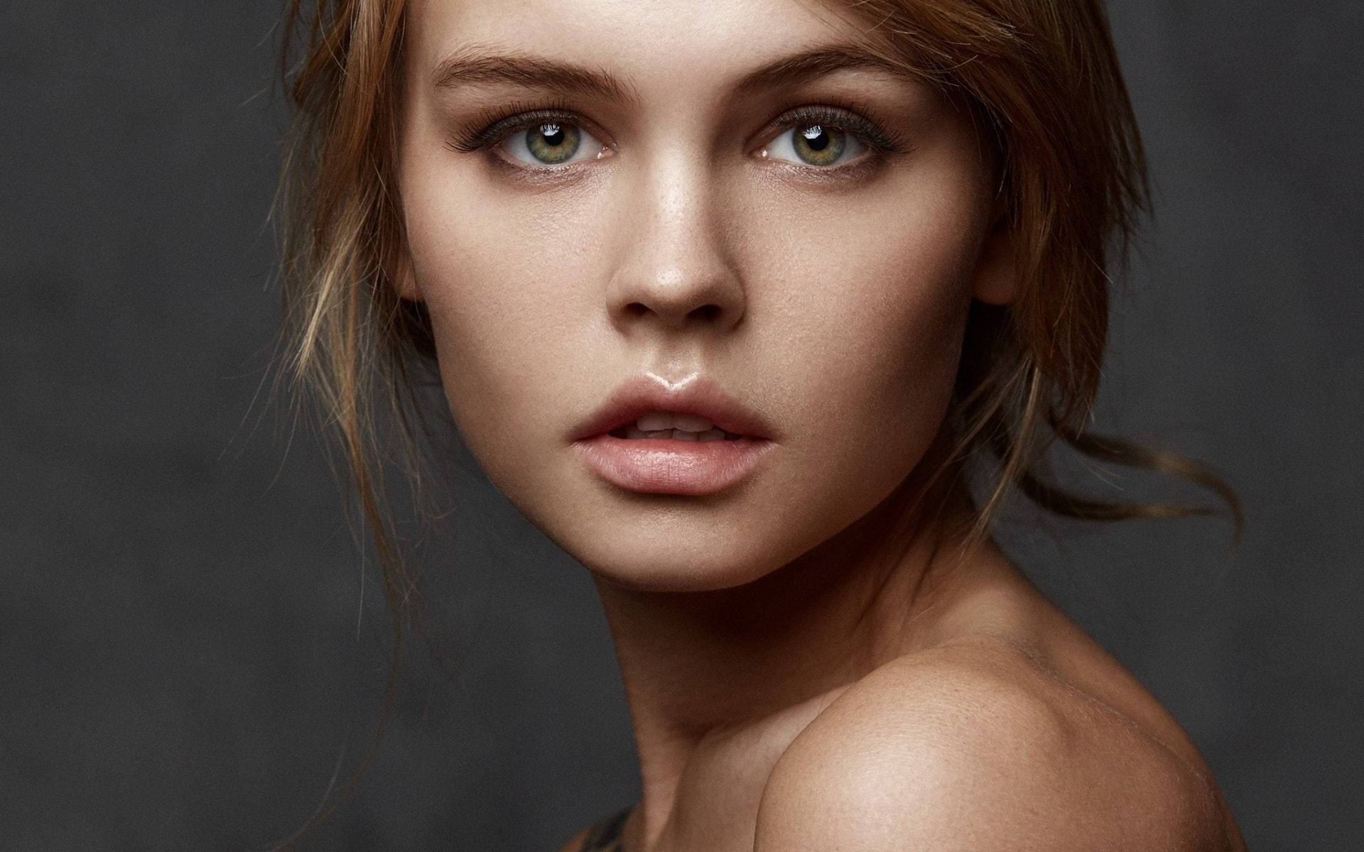 Captivating Portrait Of Russian Beauty Anastasiya Shcheglova Background