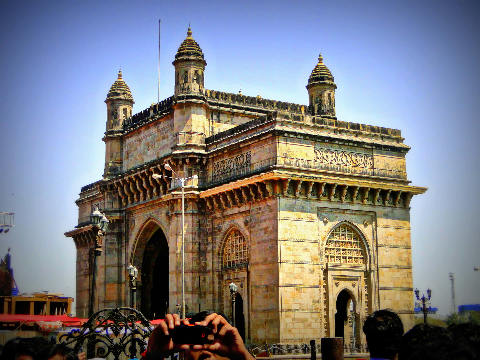 Captivating Sunrise At Gateway Of India, Mumbai Background