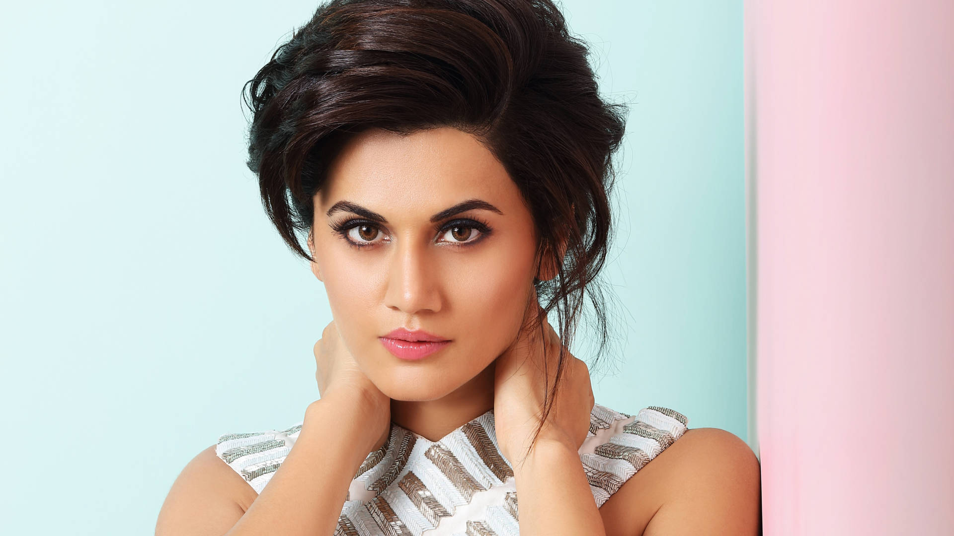 Captivating Taapsee Pannu Background